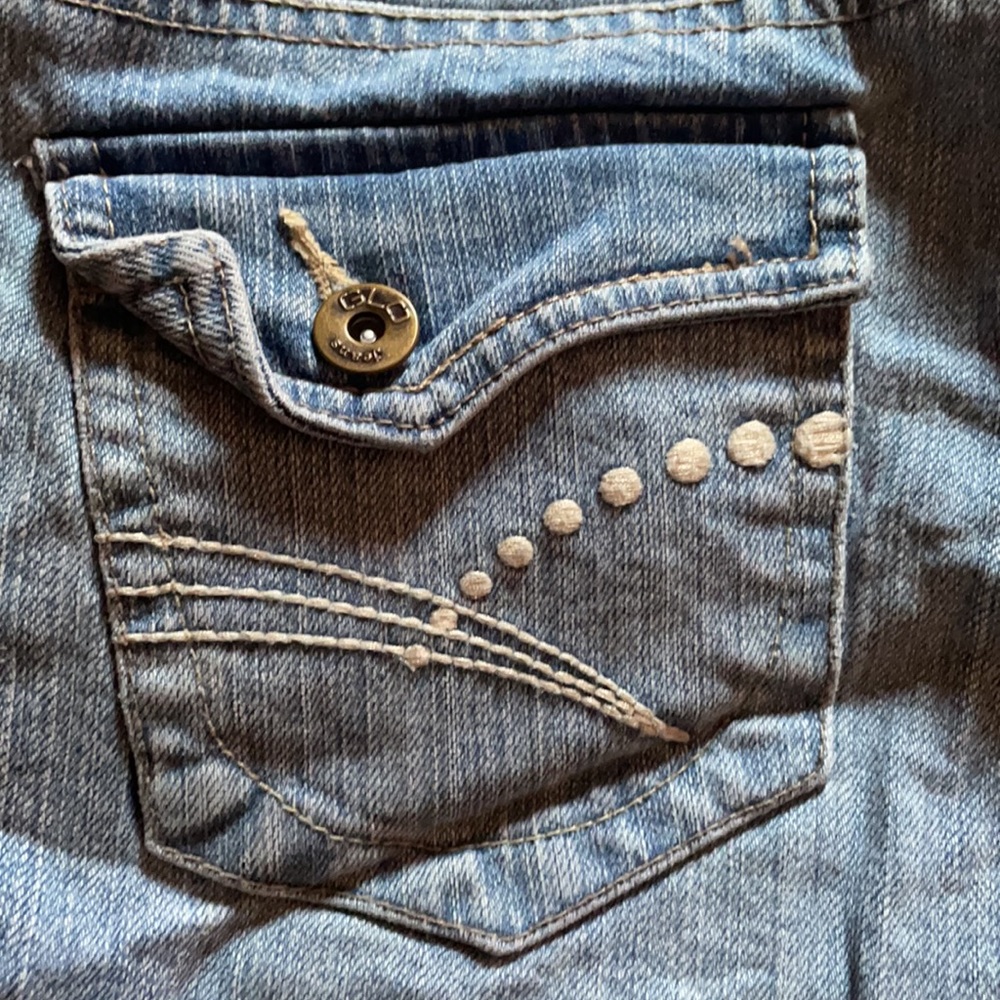 Glo Jean - Picture 7 of 8